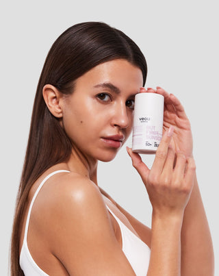Leichte Anti-Photo-Ageing-Creme Aber zuerst Sonnenschutzmittel SPF 50+ Veoli Botanica_2