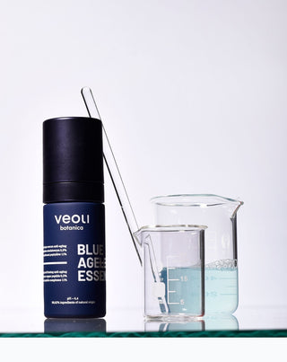 Blaue alterslose Essenz Anti-Aging-Serum Veoli Botanica_2