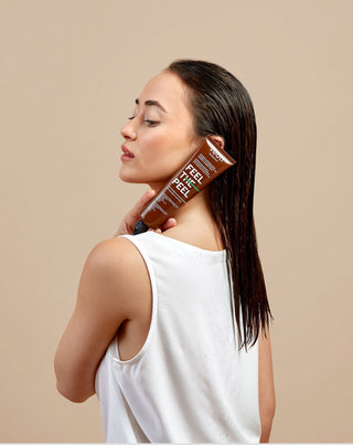 Fühlen Sie das Peeling Kopfhaut-Peeling mit AHA/BHA-Säure-Komplex und Aloe-Vera-Saft Veoli Botanica_2
