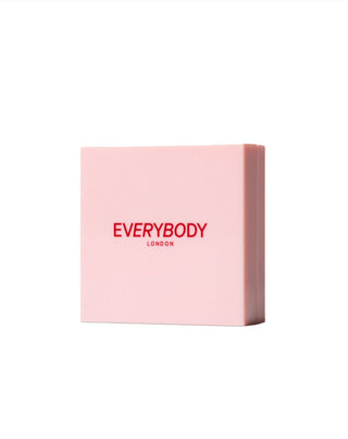 Be Yours face blush in einem kupferfarbenen Rosaton von Everybody London