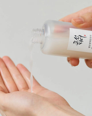 Aufhellende und feuchtigkeitsspendende Tonisierungsessenz Glow Replenishing Rice Milk Beauty of Joseon