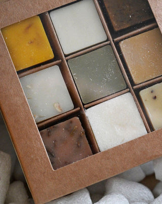Set mit 9 Naturseifen, die von Hand hergestellt werden Natural Secrets