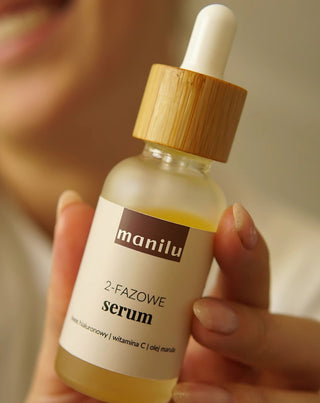 Zwei-Phasen-Nachtserum für trockene Haut mit Hyaluronsäure und Vitamin C von Manil