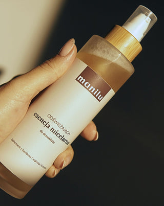 Erfrischende mizellare Essenz zum Abschminken, zur Linderung von Irritationen mit D-Panthenol Manilu