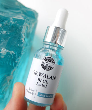 Serum mit Svalan aus Zuckerrohr für zu Akne neigende Haut Svalane Blue Tansy BIOUP