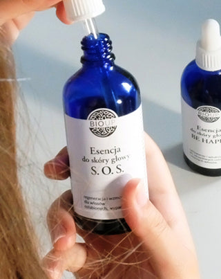 Stärkendes Einreiben der Kopfhaut bei Haarausfall Essence SOS BIOUP