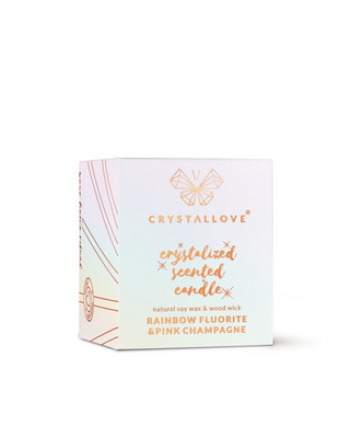Sojakerze mit Farbe Fluorid und rosa Sekt im Glasbehälter, Crystallove