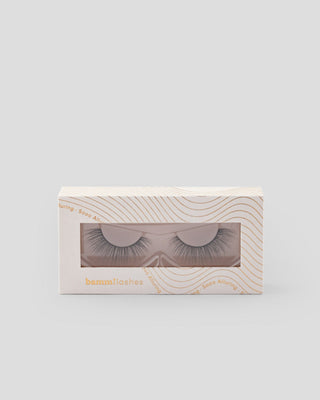Künstliche 2d-Wimpern auf einem Streifen zur mehrfachen Verwendung Sooo Alluring Bamm!Lashes