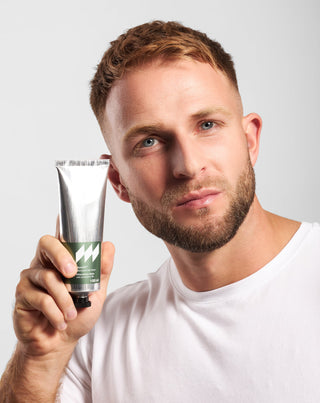Aftershave-Balsam mit Panthenol und beruhigender Sofortwirkung Monolit