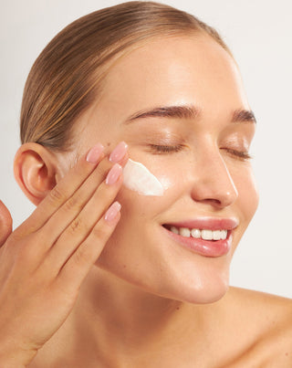 Feuchtigkeitsspendende Gesichtscreme mit SPF 50 mit Allantoin und Hyaluronsäure Nutridome