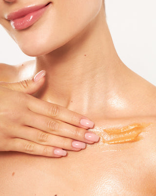 Leuchtendes Körperöl mit dem Glow-Effekt mit Jojobaöl und Nutridome Arganöl