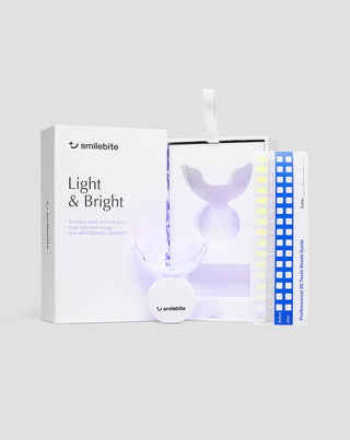 Aufhellungs-Kit mit LED-Lampe und Light & Bright Smilebite Bleaching-Gel