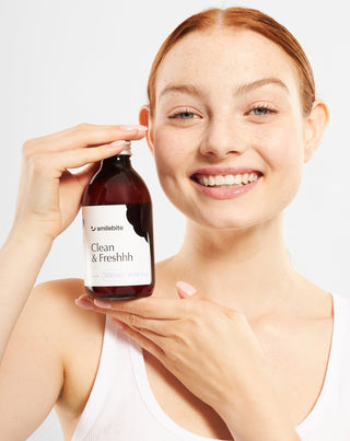 Mundwasser mit Minzgeschmack und Anti-Karies-Effekt Smilebite