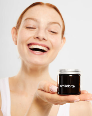 Smilebite Zahnaufhellungspulver mit Kokosnusskohle
