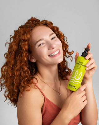Feuchtigkeitsspendendes Shampoo für lockiges Haar mit Harnstoff und Milchsäure Twisty