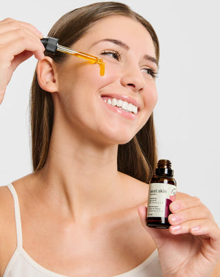 Revitalisierendes Gesichtsserum mit Vitamin C, Vitamin A und Vitamin E Mel Skin