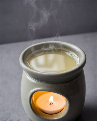 100% natürliches ätherisches Lavendelöl für die Aromatherapie Saint Éternité