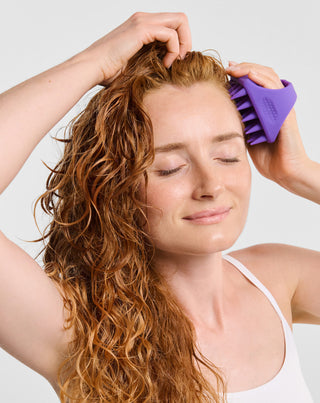 Silikonisches Massagegerät-Set + Enzympeeling zur Reinigung und Stimulierung der Mikrozirkulation der Kopfhaut Twisty