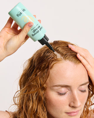 Silikonisches Massagegerät-Set + Enzympeeling zur Reinigung und Stimulierung der Mikrozirkulation der Kopfhaut Twisty