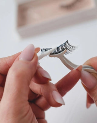 Falsche Wimpern auf dem 2D-Streifen für den mehrfachen Gebrauch, weiche und leichte Bambi Eyes Bamm!Lashes - 3