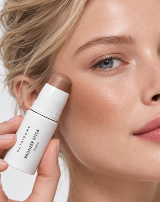 Bronzer im Stift für das Gesicht, natürlicher sonnengeküsster Effekt und präzises Konturieren, Praline, Nutridome