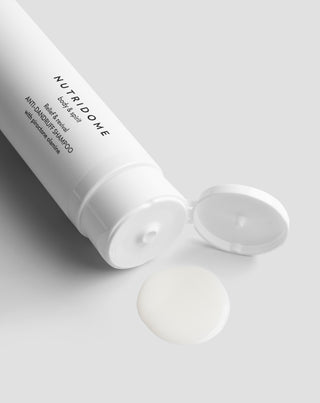 Anti-Schuppen-Shampoo von Nutridome mit Pirocton-Olamin und feuchtigkeitsspendender Wirkung