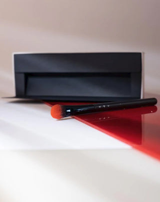 Konturpinsel mit doppelten Flachborsten für mehr Präzision Nr. 6 Say Make-up