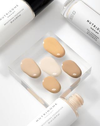 Leuchtende, feuchtigkeitsspendende Foundation mit Hyaluronsäure für eine leichte olivfarbene Nutridome-Haut - 2