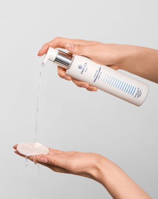 Mizellenwasser zur Make-up-Entfernung und Reinigung für empfindliche und zu Akne neigende Haut mit Urea, Hyaluronsäure und Glykolsäure Cleansing Orphica Clinic 200 ml - 2